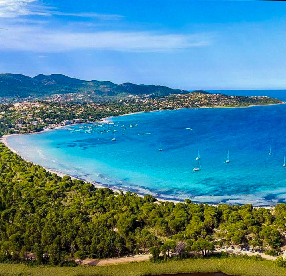 Vues drone de la côte et plages proches